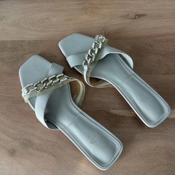 ZARA GRAY SANDAL - Picture 1 of 5
